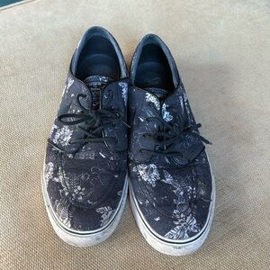 Nike Stefan Janoski limited edition shoes